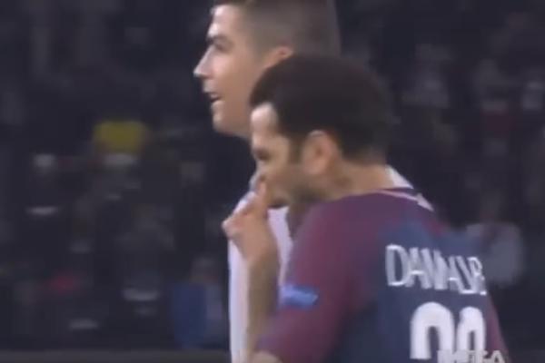 MOŽE ON IZ FAVELE, ALI NE MOŽE FAVELA IZ NJEGA! Dani Alves obrisao sline o Kristijana Ronalda! (VIDEO)