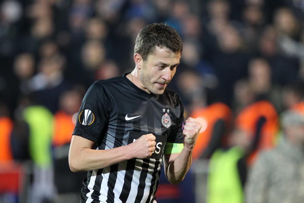 SAŠA ILIĆ ODVEO PARTIZAN U FINALE! Sjajna fudbalska predstava u Humskoj pripala crno-belima! (FOTO) (VIDEO)