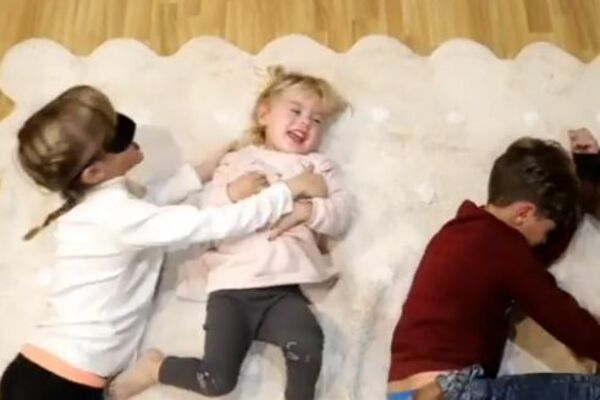 KLAUDIJA JE ZALUDELA CEO SVET! Ima samo 3 godine i VEĆ JE NAJLEPŠA NA SVETU! (FOTO)