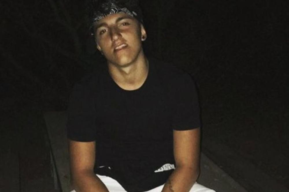 AU, ČOVEČE, ŠTA TI JE OVO TREBALO?! Sin Ace Lukasa uradio ogromnu tetovažu sa likom svog oca! (FOTO)