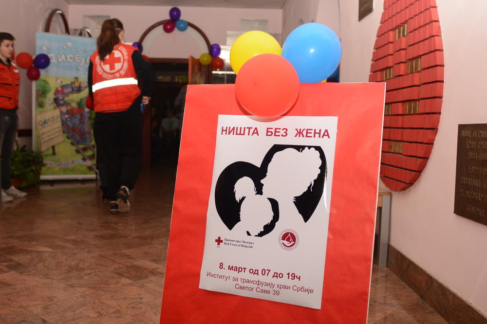 NIŠTA BEZ ŽENA: Institut za transfuziju krvi danas je obradovao sve HUMANE DAME VELIKOG SRCA! (FOTO)