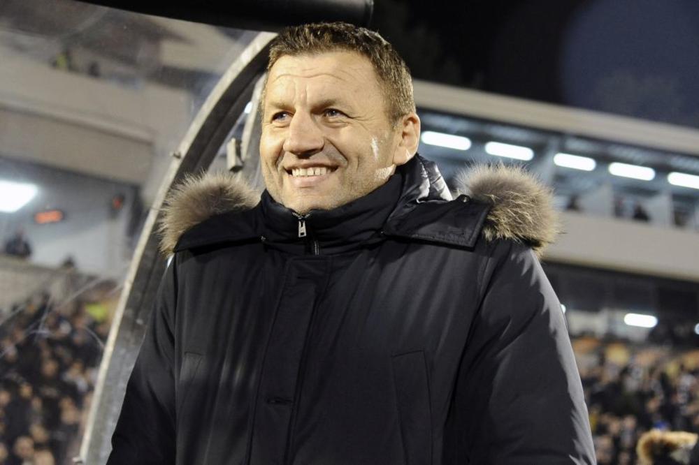 Đukić iznenadio sve zaposlene dame u Humskoj za 8. mart! (FOTO)