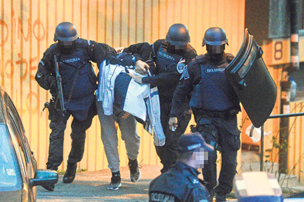 POLICAJCI UHAPŠENI POSLE 21 GODINU: Razrešena prva otmica Zemunskog klana