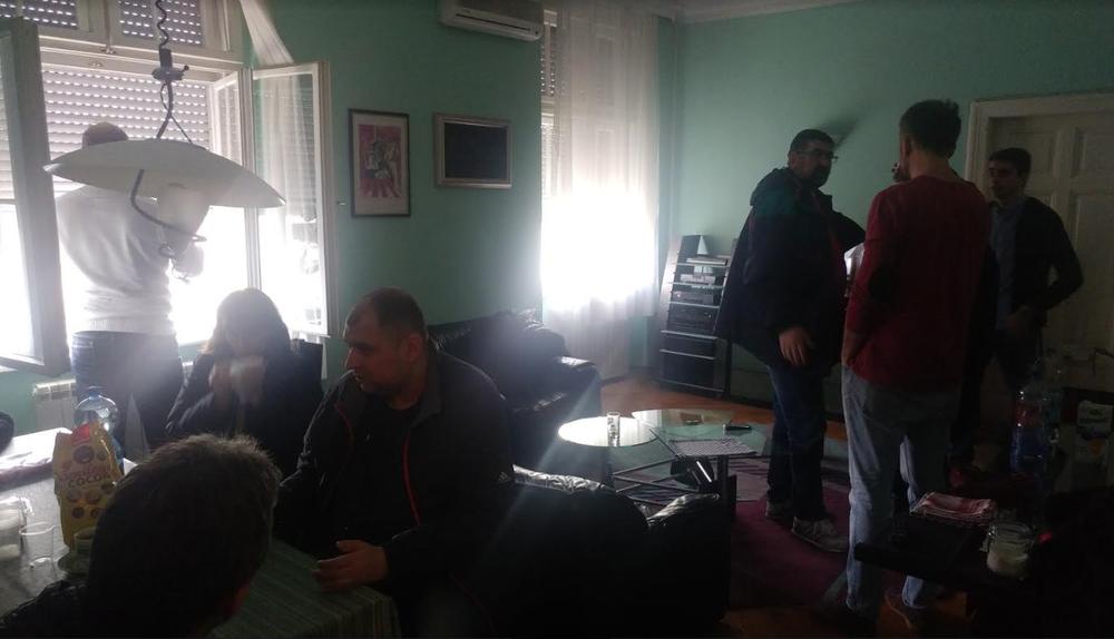 U stanu su svi zabrinuti, čekaju izvršitelje 