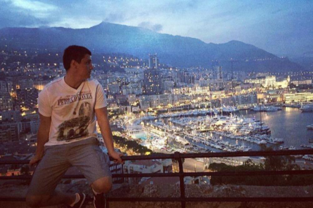 MILAN JEVĐIĆ U MONAKU, A JAVIO SE I ČOVEK KOJI TVRDI DA JE ULOŽIO OGROMNE PARE U NJEGOVO ŠKOLOVANJE! Cela Srbija plače zbog studenta medicine koji nema šta da jede, ALI ŠTA JE PRAVA ISTINA?