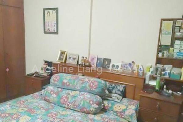 REŠIO DA IZDA STAN, PA OBJAVIO FOTOGRAFIJE SOBE: Nije primetio da je otkrio nešto SRAMNO! (foto)