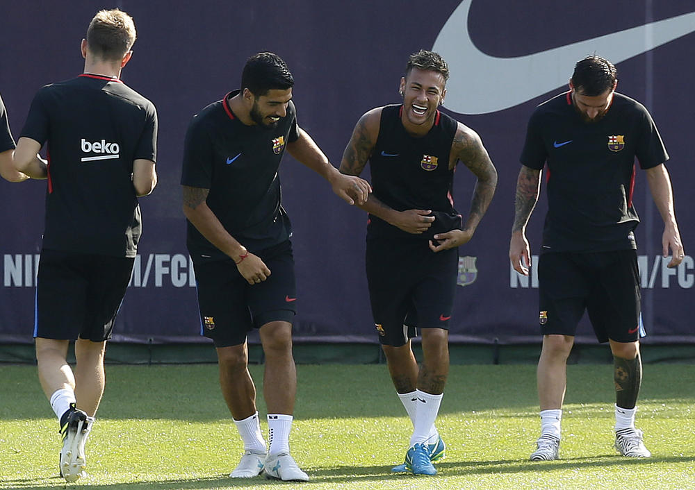 Nejmar i Luis Suarez na treningu 