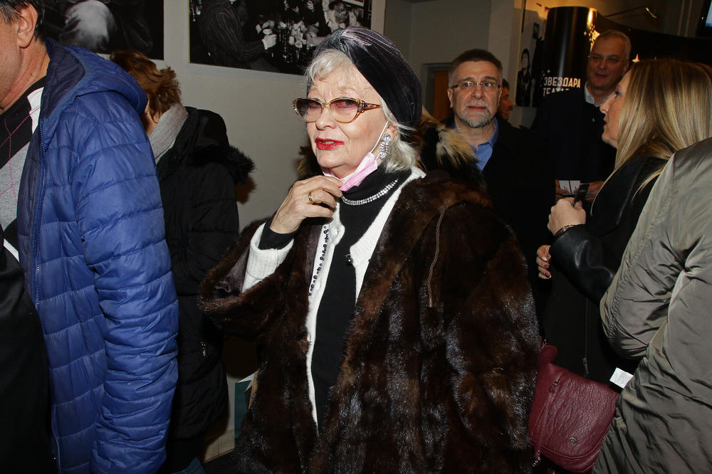 KADA JE NJEN GAGA NAPUSTIO, BILO JOJ JE UGROŽENO ZDRAVLJE I POVUKLA SE SA SCENE... Milena Dravić konačno progovorila o teškom periodu za njom