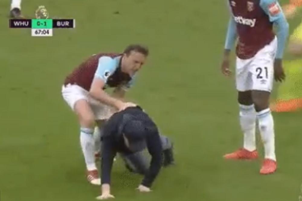 TOTALNI HAOS U LONDONU! Huligani Vest Hema uleteli na teren, Mark Nobl mazao pod njima! (VIDEO)