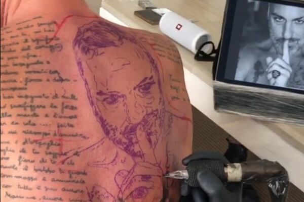 POZNATI MILIONER I ŠOUMEN U ŠESTOJ DECENIJI DOBIO ĆERKU! Podelio vest, ali mnoge je OVO rastužilo!