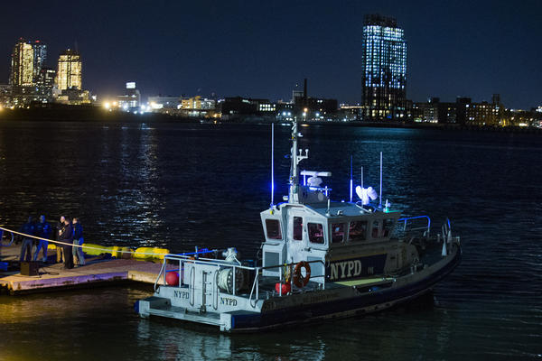 Srušio se HELIKOPTER u Njujorku: SAMO PILOT PREŽIVEO (VIDEO)