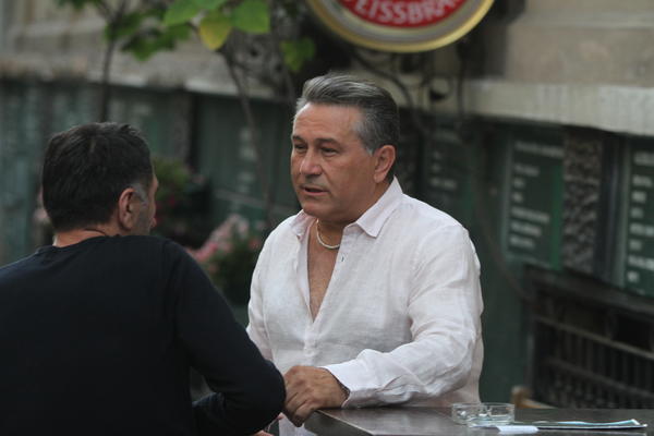 OTKRIVENA ISTINA O ZDRAVSTVENOM STANJU HALIDA MUSLIMOVIĆA! Udarilo mu na GLAS, on umalo da...