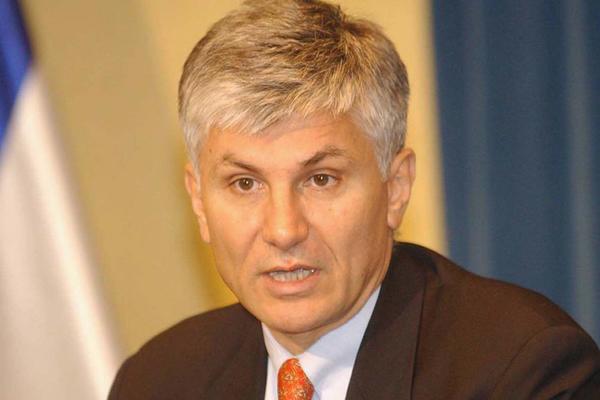 VELIKA BRUKA U NOVOM SADU: Oskrnavljena tabla sa nazivom Ulice Zorana Đinđića!