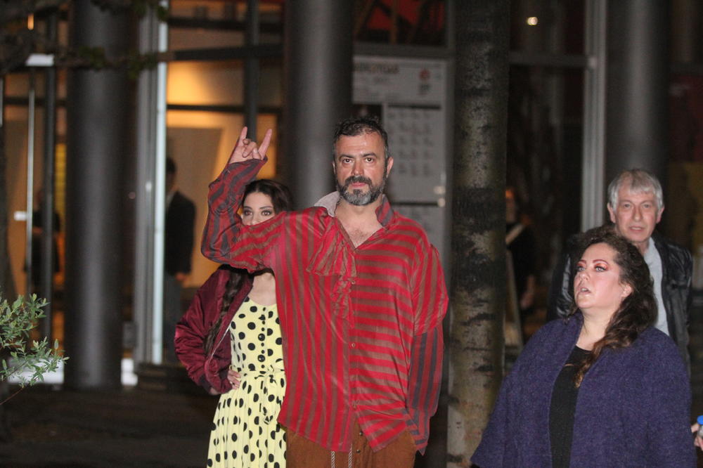 IMA 26 GODINA I BAVI SE MODELINGOM: Prva fotografija Sergeja Trifunovića sa devojkom! (FOTO)