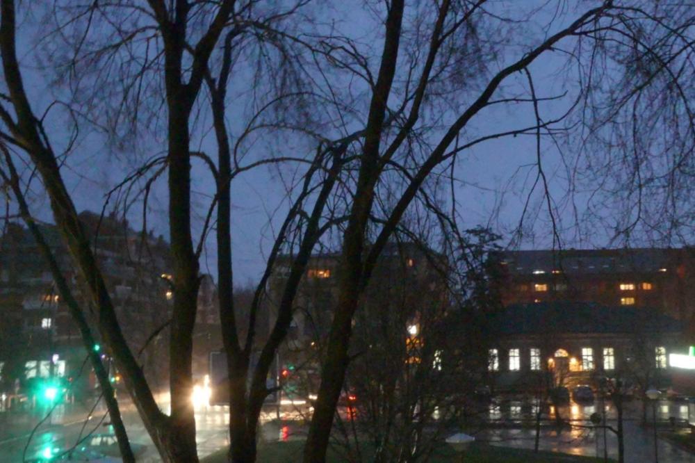 ZASTRAŠUJUĆE NEVREME POGODILO KIKINDU: Padala kiša, led i sneg, a nebo parali munje i gromovi (FOTO)