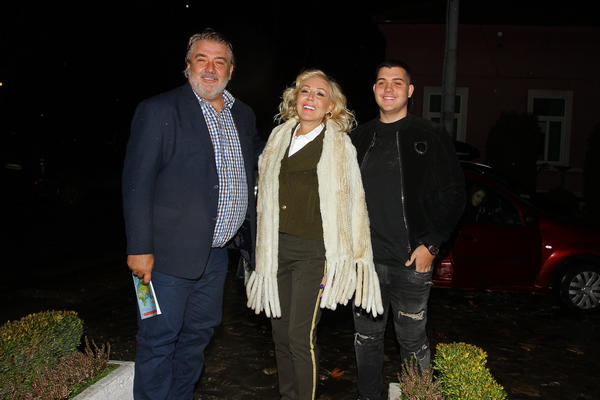 RADOSNE VESTI! BITAN DAN U PORODICI ŽIVOJINOVIĆ: Pljušte čestitke za Viktora, buduća snajka JAVNO OGLASILA! (FOTO)