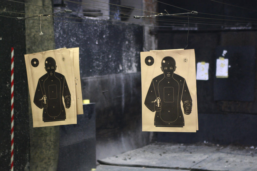 "PRALI RUKE" OD UMEŠANOSTI, PA RASKRINKANI: Snimci ODALI vlasnika i instruktora STRELJANE, OBUČAVALI DEČAKA-UBICU!