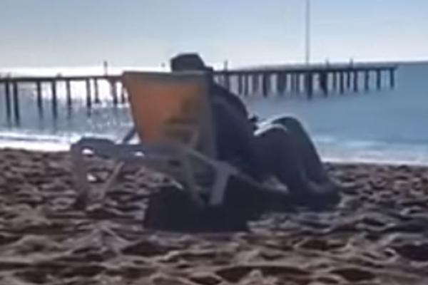 AFERA LEŽALJKA MU DOŠLA GLAVE: On je snimio hit video kako puca ležaljka pod trenerom Mladosti i sad je napustio Lučane! (VIDEO)