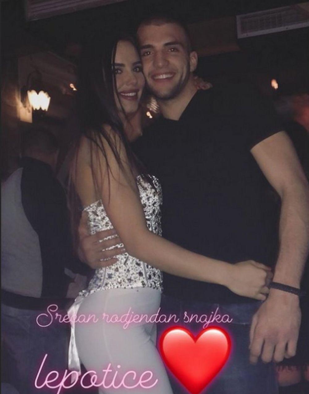 Veljko Ražnatović sa devojkom  