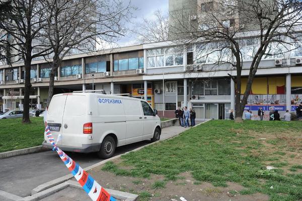 NEZAPAMĆENA TRAGEDIJA U ISTOČNOM SARAJEVU: Dečak se upucao VOJNOM puškom, baka i deda zatekli JEZIV prizor