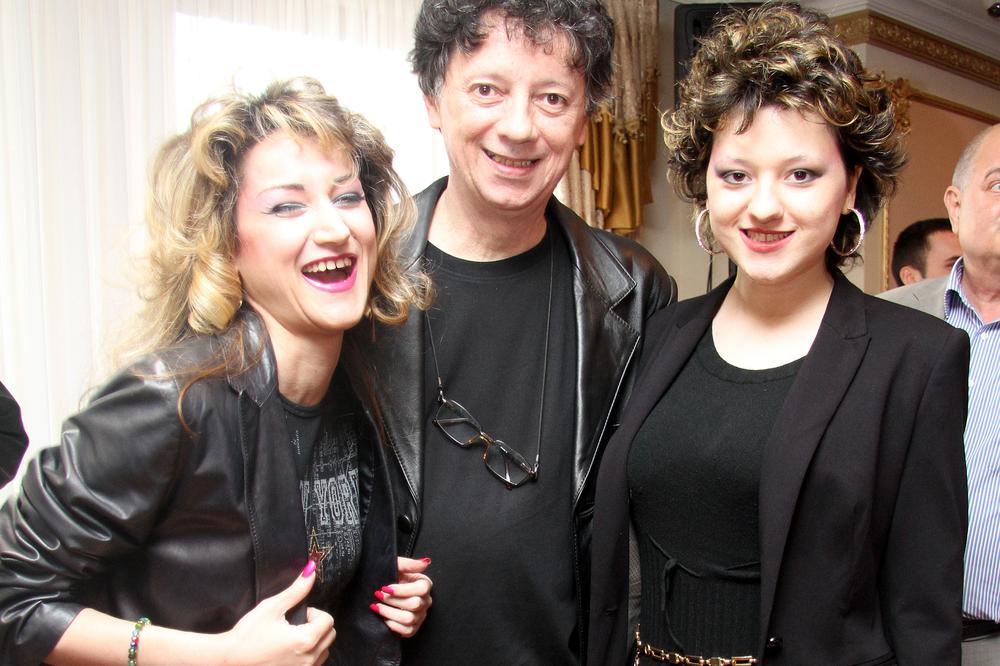 TRPIM JAKE BOLOVE, TRESEM SE, A JEDNO JUTRO SAM SE PROBUDILA SKORO SLEPA... Doris se bori sa NEIZLEČIVOM bolešću, a mi ne verujemo kako izgleda (FOTO)