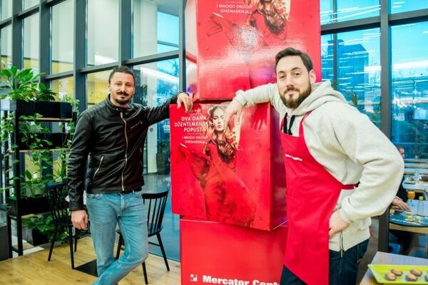 Džentlmenski uvod u Dan žena (VIDEO)