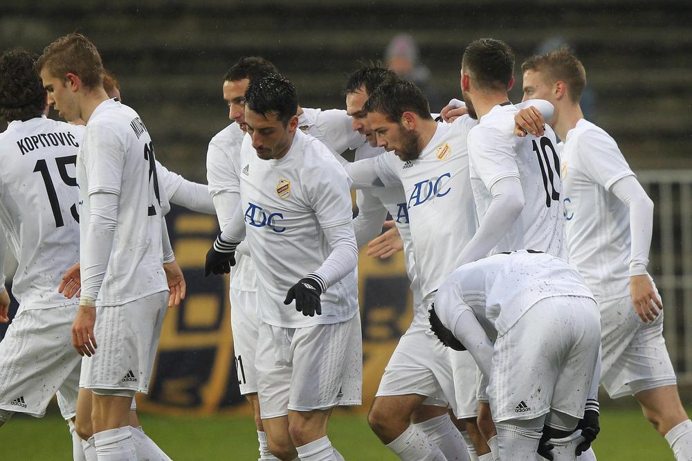 UMESTO NA MARAKANU, OTIŠLI NA BRDO: Zvezdina deca u Čukaričkom!