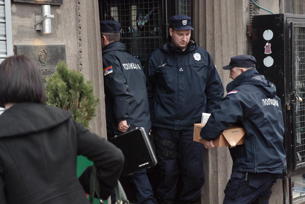 Policija na iseljenju, ilustracija 