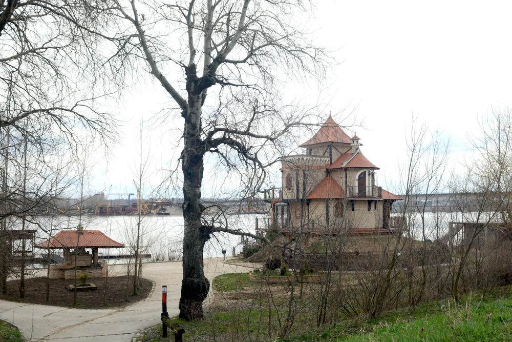 Dvorac na Savskom nasipu  