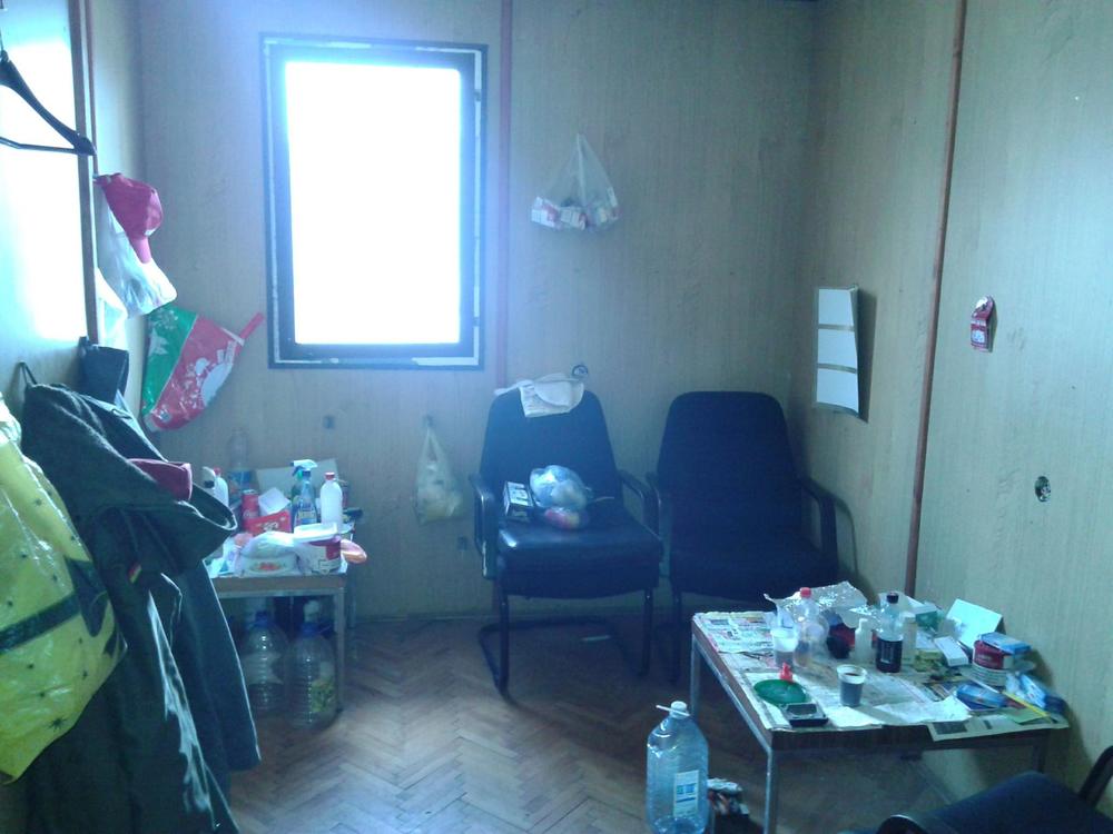 Nebojša živi u baraci i trpi svakodnevno nasilje