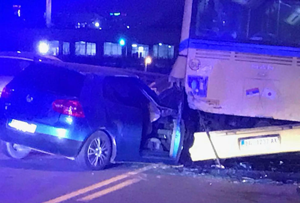 U udesu je učestvovalo nekoliko automobila i autobus    