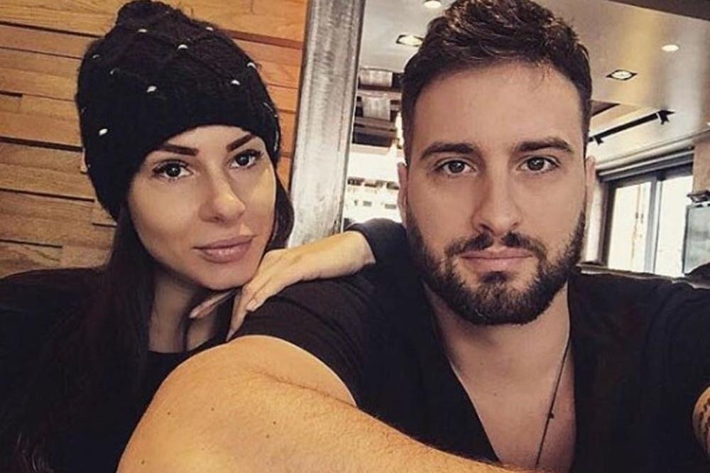 MA KAKO, CRNA ŽENO? Mia Borisavljević se porodila pre samo dve nedelje, a danas pokazala SKROZ RAVAN STOMAK (FOTO)