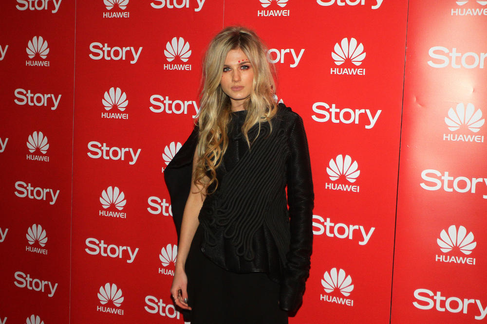 Povezivali su je sa CRNOGORSKIM BIZNISMENOM, a sada se oglasila i rekla šta je ISTINA!