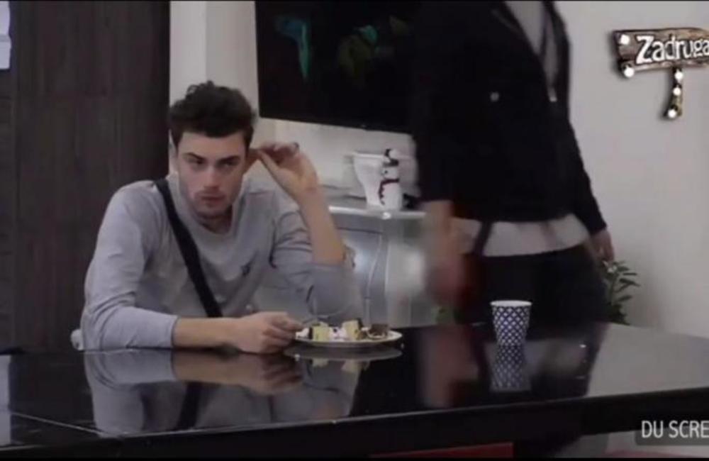 Toma je nonšalantno rekao Milanu da mu zvoni telefon  