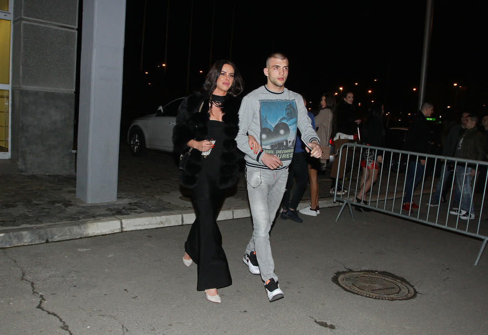 Veljko je Bogdani nakon samo nekoliko meseci veze stavio verenički prsten na ruku  