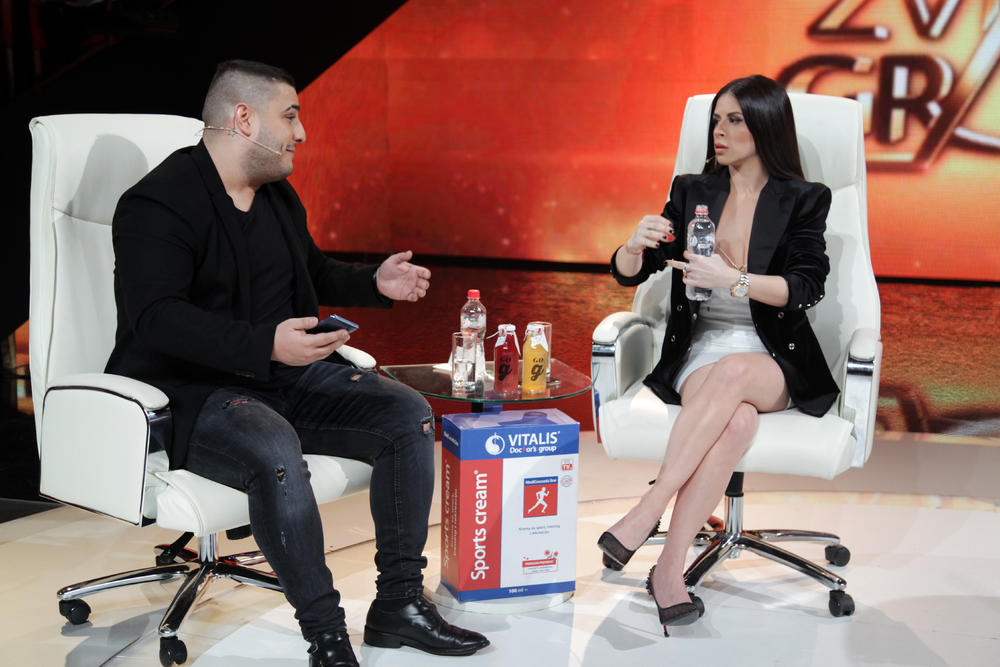 Tvrdi da je Anino smeškanje u emisiji kod Saše Popovića bilo lažno  