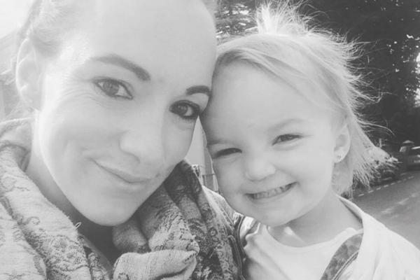 ZBOG VLASTITE GLUPOSTI OSTALA SAM BEZ ĆERKE: Svi ZAPLAČU kad pročitaju ISPOVEST OVE MAJKE!