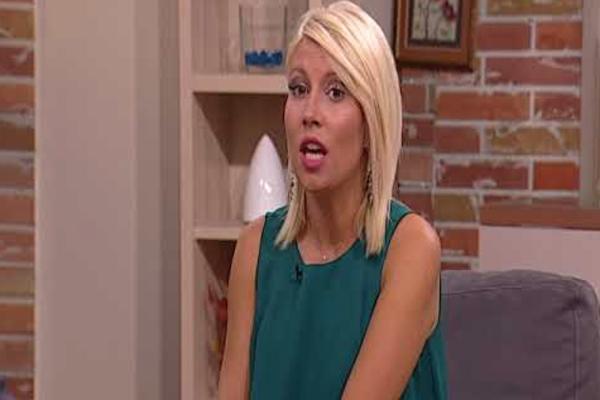 DOBILA NAPAD PANIKE: Dei Đurđević u sred emisije POZLILO, tresla se, malo je falilo da KOLABIRA (VIDEO)