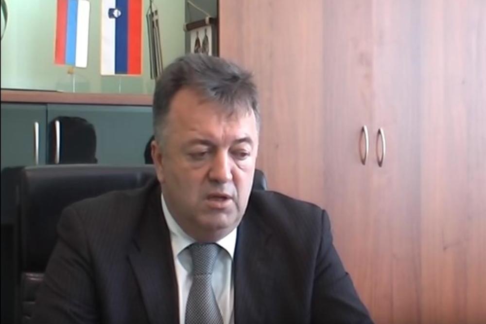 POGLEDAJ SE NA ŠTA LIČIŠ, BAŠ ĆU TEBE DA ŠTIPKAM: Jutka nastavlja sa ponižavanjem i vređanjem žena čak i na SASLUŠANJU