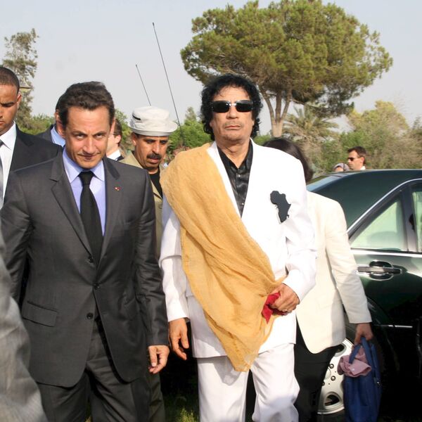 Sarkozi danas ide u ozgloglašeni zatvor: Bivši predsednik Francuske muljao s Gadafijevim parama, sad će da robija