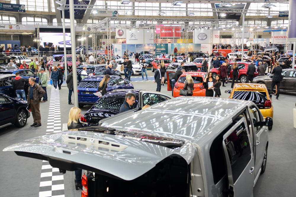 Na sajmovima je 379 izlagača iz dvadesetak zemalja koji predstavljaju 34 automobilska brenda i 36 brednova motocikala 