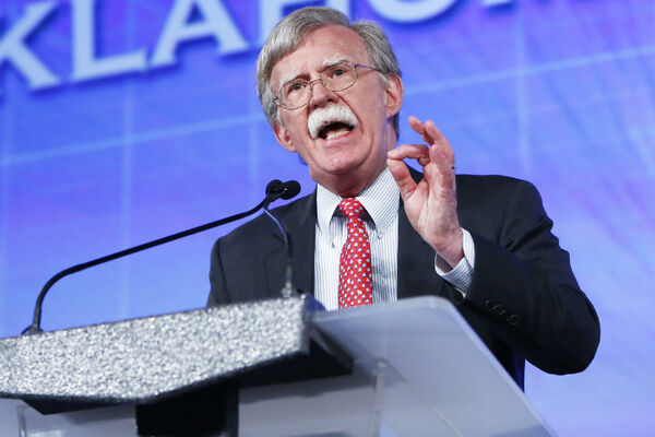 ISTORIJSKA POSETA: Trampov čovek BROJ JEDAN dolazi u Beograd, poznato je i KADA!