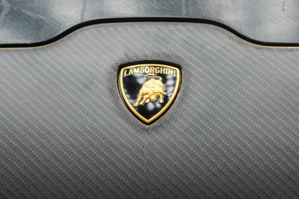 SPREMA SE OPOZIV HILJADE LAMBORGHINI HURACAN AUTOMOBILA: Razlog povlačenja - mali plastični poklopac