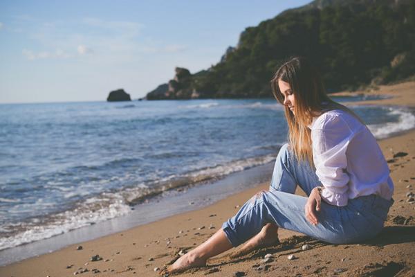 O ČEMU SE OVDE RADI?! Ova devojka ima 32 godine, nikad nije VODILA LJUBAV, niti se ikada POLJUBILA s nekim i kaže - srećna je zbog toga