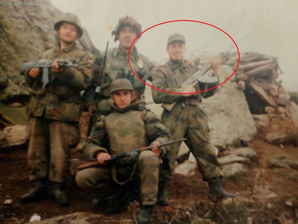 Jovica sa drugovima na Košarama  