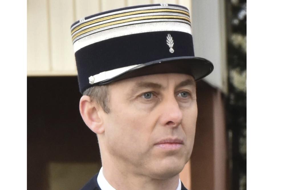 PONUDIO JE SEBE U ZAMENU ZA TAOCA: Francuski heroj policajac preminuo od povreda!