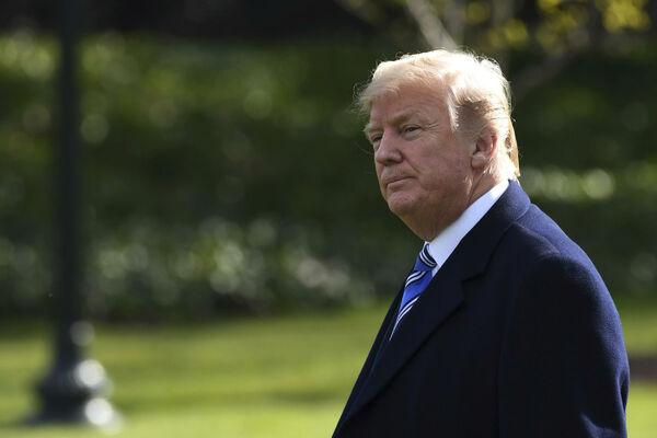 TRAMP PONOVO RAZBESNEO AMERIKU: Zabranio TRANSRODNIM OSOBAMA da služe vojsku!