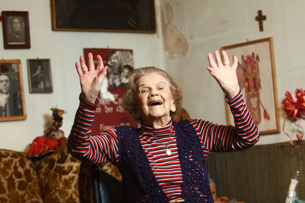 SRPSKA GLUMICA JE DANAS ZVANIČNO POSTALA NAJSTARIJA GUMICA NA SVETU: Bićete FRAPIRANI kada vidite KOLIKO IMA GODINA