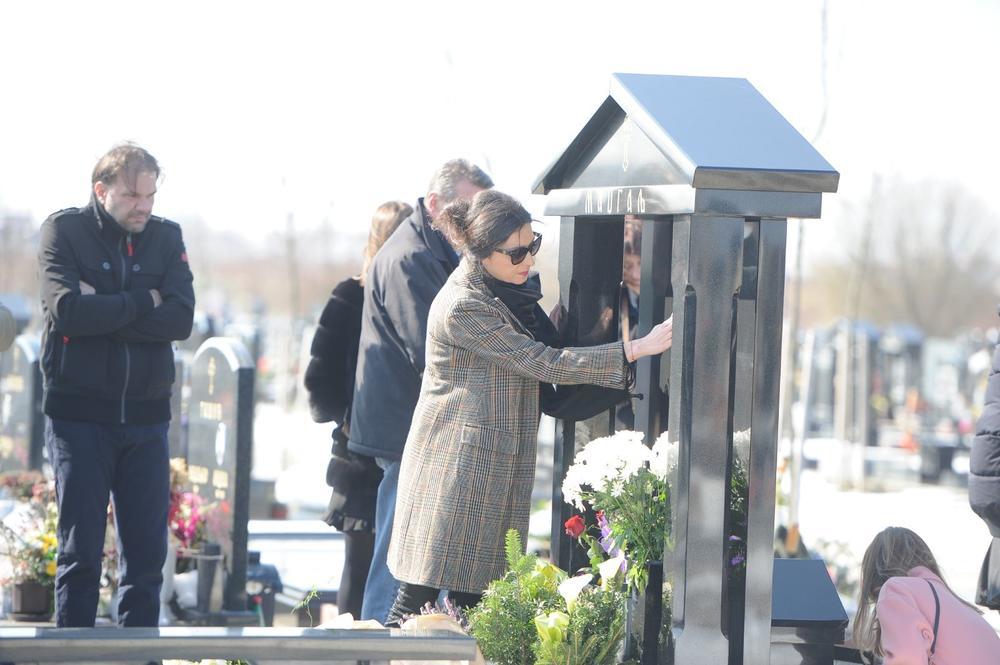 Porodica se okupila na pomenu 