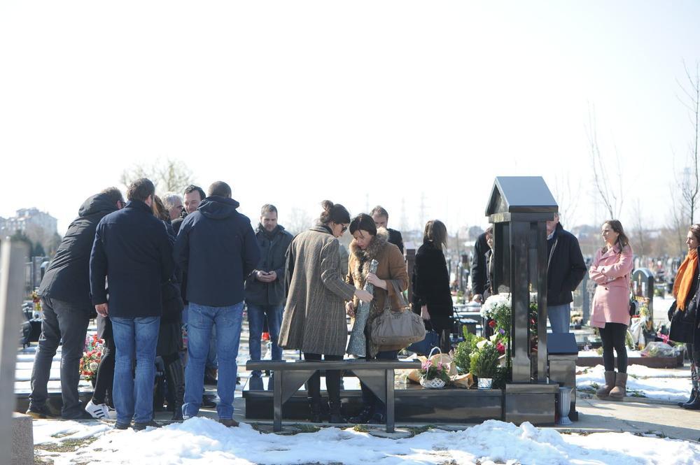 Porodica se okupila na pomenu 